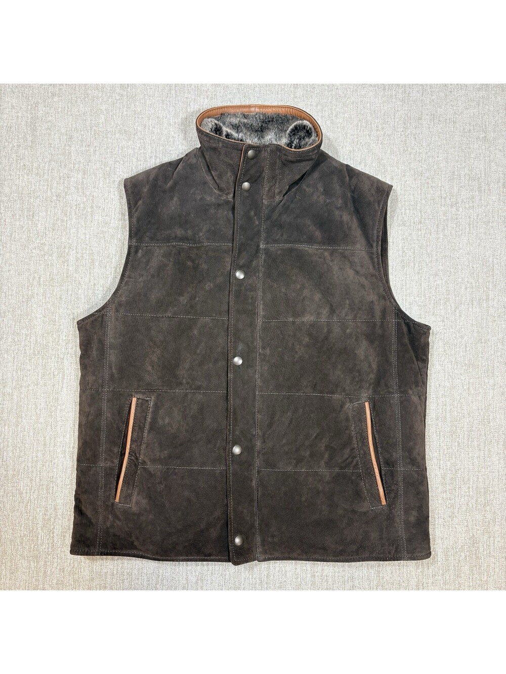 Roundtree & Yorke Mens L Genuine Suede Leather Vest Brown Faux Fur Collar Snap